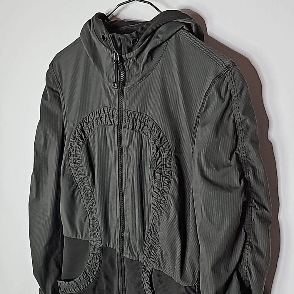 Lululemon gray size 6 zup up hooded design jacket - Picture 3 of 7